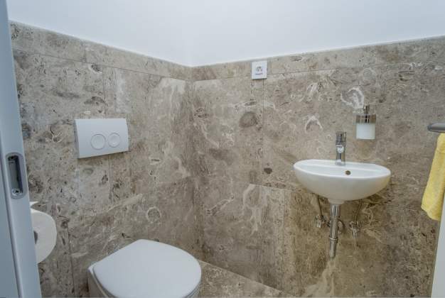 Apartment Apsyrtides beautiful renovated close to Sveti Martin beach for 2 people, Mali Lošinj.