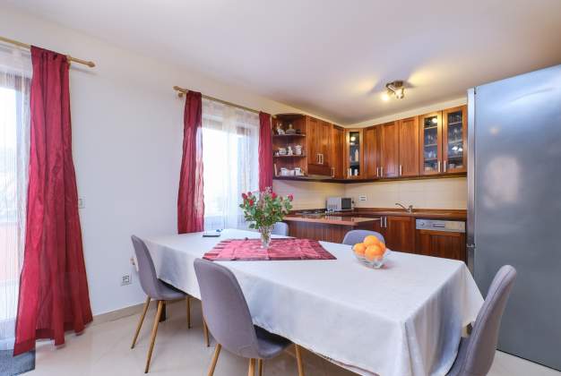 Apartment Dino 1 spacious accommodation ideal for 4 people, Mali Lošinj