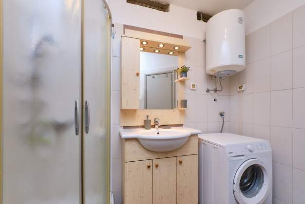 Apartment Dino 1 spacious accommodation ideal for 4 people, Mali Lošinj
