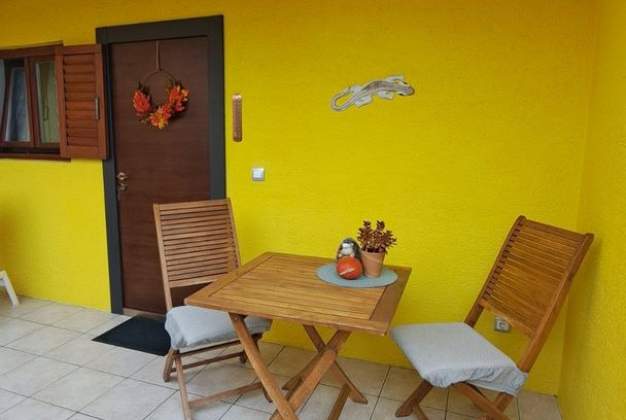 Arty 1 Apartment, 150m from the sea, charming terrace in Artatore, Mali Losinj