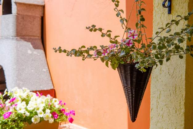 Arty 1 Apartment, 150m from the sea, charming terrace in Artatore, Mali Losinj