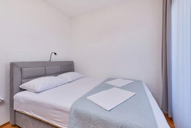 Apartment Billy 1 Apartment - Comfortable Accommodation in Quiet Location for 3 People, Mali Lošinj