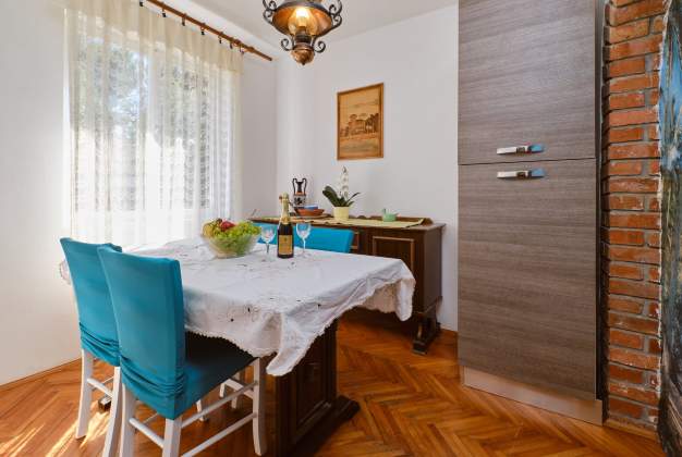 Apartma Diana 2 družinska namestitev v bližini centra mesta Mali Lošinj – 9