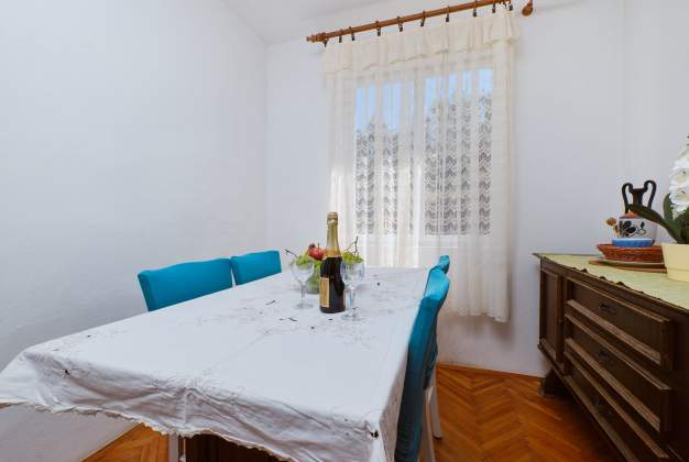 Apartma Diana 2 družinska namestitev v bližini centra mesta Mali Lošinj – 12