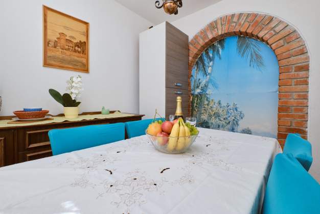 Apartma Diana 2 družinska namestitev v bližini centra mesta Mali Lošinj – 10