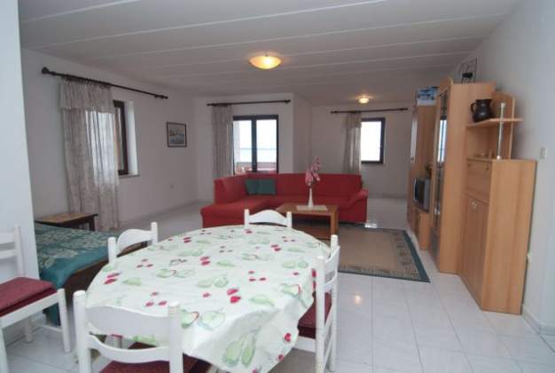 Apartment Marija 2, 80 m from the sea - Mali Losinj