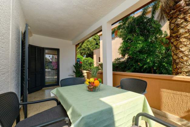 Apartment Fiore 2 spacious terraces for 4 people, Artatore, Mali Lošinj