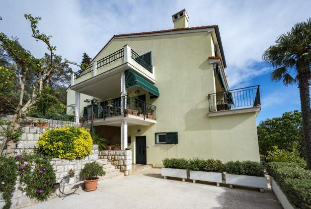 Apartment Vesna charming oasis with terrace for two, Mali Lošinj