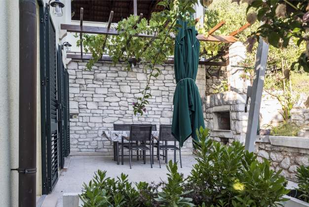 Ferienwohnung Vesna - charmante oase mit Terrasse für Zwei
