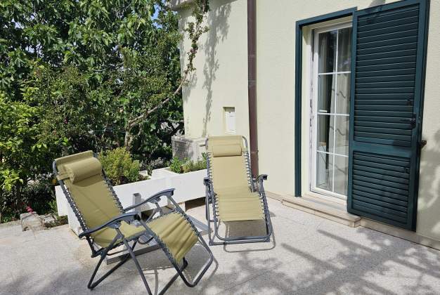 Apartment Vesna charming oasis with terrace for two, Mali Lošinj