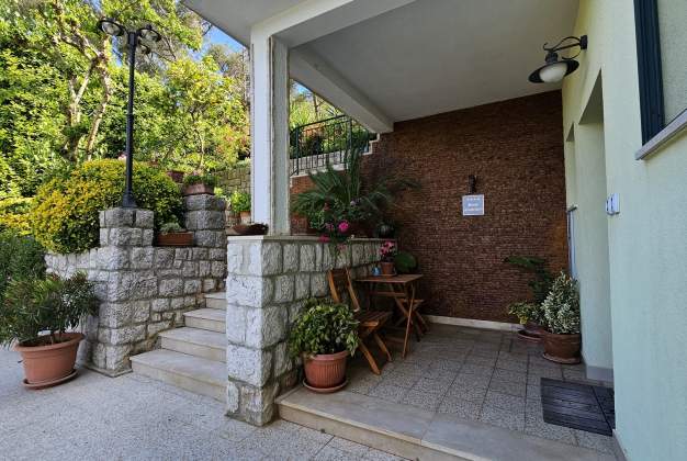 Apartment Vesna charming oasis with terrace for two, Mali Lošinj