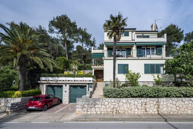 Apartment Vesna charming oasis with terrace for two, Mali Lošinj