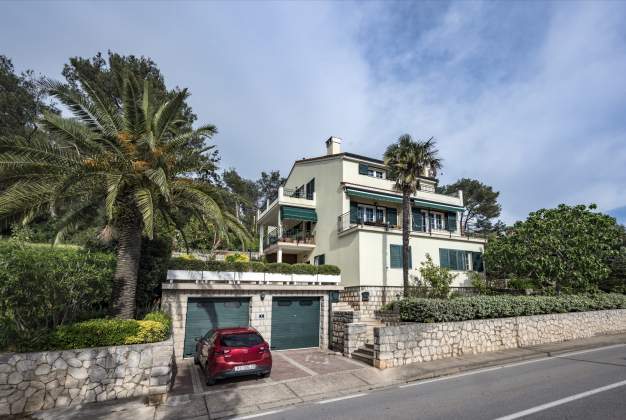 Apartment Vesna charming oasis with terrace for two, Mali Lošinj