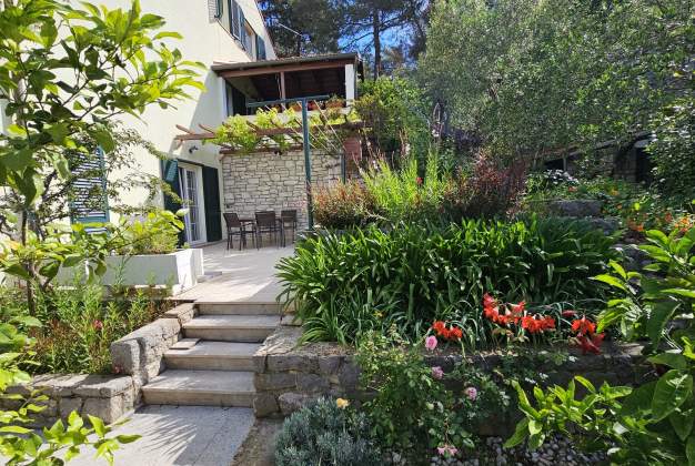 Apartment Vesna charming oasis with terrace for two, Mali Lošinj