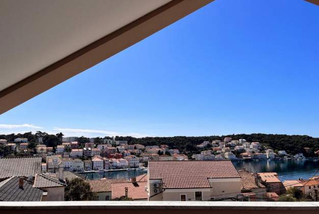 Apartment Ivana for 5 people with a view of the harbor, Mali Lošinj