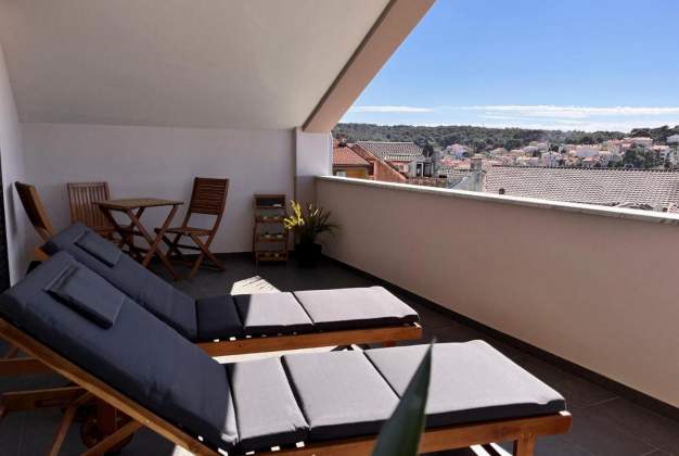 Apartment Ivana for 5 people with a view of the harbor, Mali Lošinj