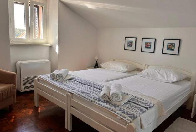 Apartment Ivana for 5 people with a view of the harbor, Mali Lošinj