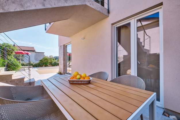 Luxuriöses Apartment Arta 1 mit Pool für einen unvergesslichen Urlaub