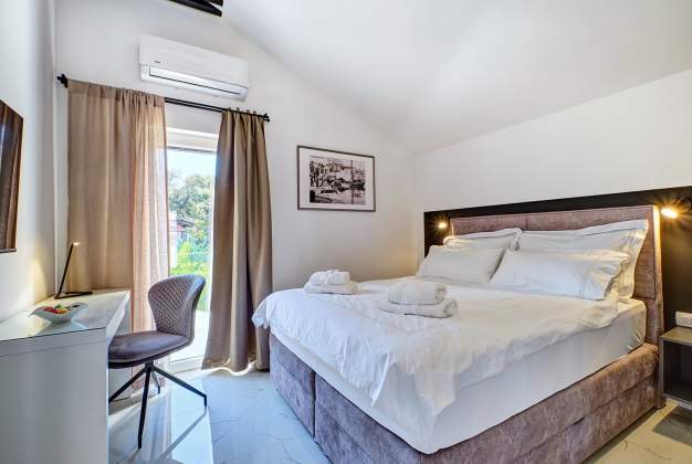 Vila Arta 1 Luxury penthouse with Pool for an Unforgettable Vacation, Artatore