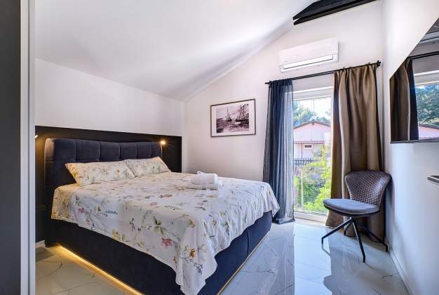 Vila Arta 1 Luxury penthouse with Pool for an Unforgettable Vacation, Artatore