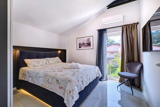 Villa Arta 1 Luxury penthouse with Pool for an Unforgettable Vacation