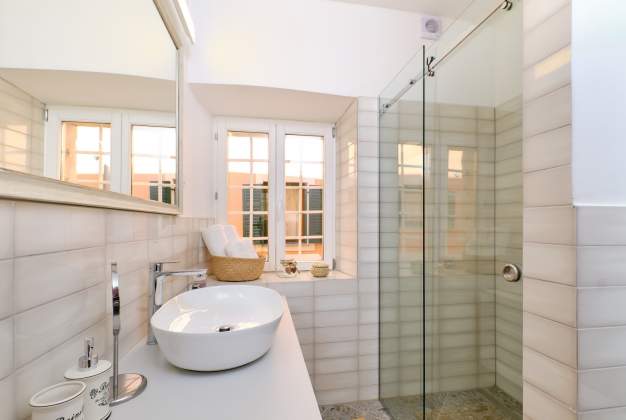 Luxury Haven of Peace, Villa Alba in the Heart of Mali Lošinj for 6