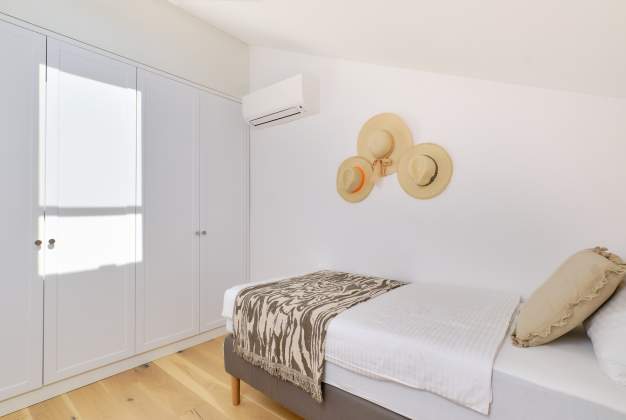 Luxury Haven of Peace, Villa Alba in the Heart of Mali Lošinj for 6