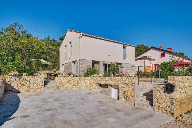 Villa Arta 2 Luxury Pool Apartment, Artatore