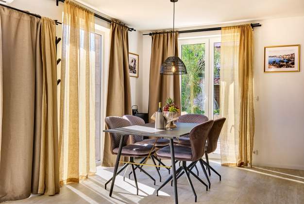 Villa Arta 2 Luxury Pool Apartment, Artatore