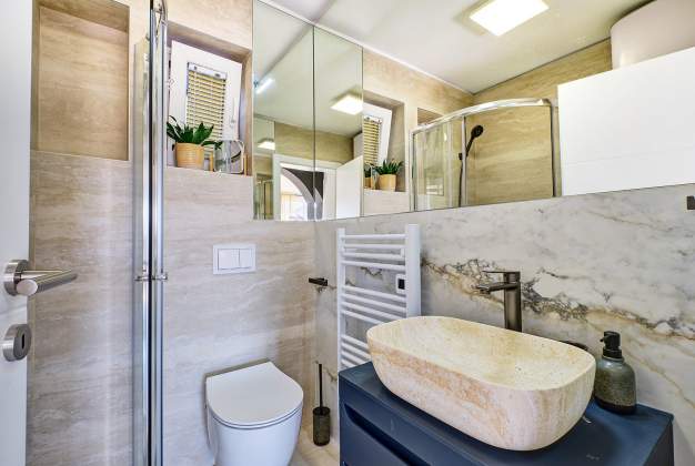 Villa Arta 2 Luxury Pool Apartment, Artatore
