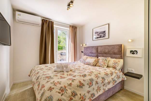 Villa Arta 2 Luxury Pool Apartment, Artatore