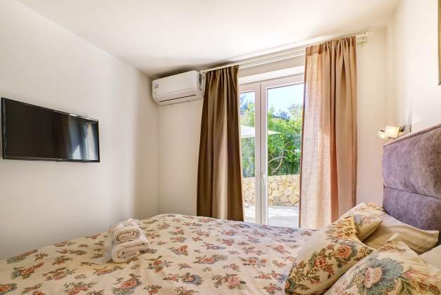 Villa Arta 2 Luxury Pool Apartment, Artatore