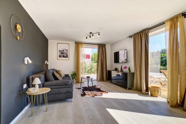 Villa Arta 2 Luxury Pool Apartment, Artatore
