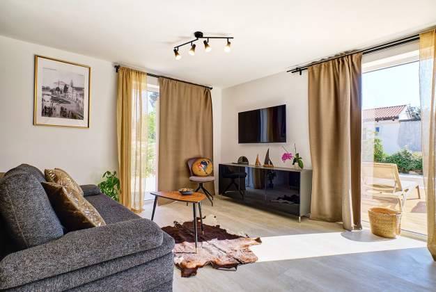 Villa Arta 2 Luxury Pool Apartment, Artatore