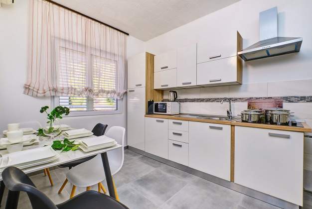 Room Iva near the beautiful Poljana bay for 3 people, Mali Lošinj, Hrvatska