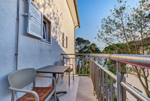 Room Nika in an attractive location by the sea for 2 people, Mali Lošinj, Croatia