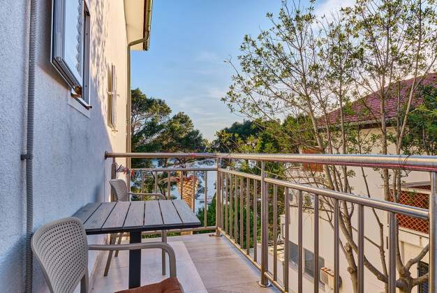 Room Nika in an attractive location by the sea for 2 people, Mali Lošinj, Croatia