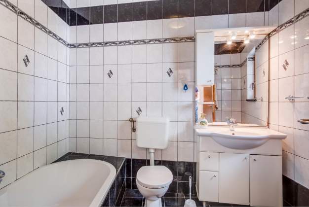 Apartment Bandalo 1 for 4 people in Malin, Mali Lošinj, Croatia