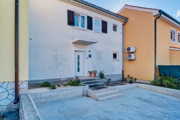 Apartment Blanka 1 vacation in a quiet location for 3 people Mali Lošinj