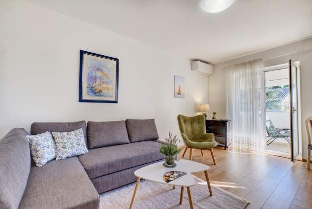 Apartment Blanka 1 vacation in a quiet location for 3 people Mali Lošinj
