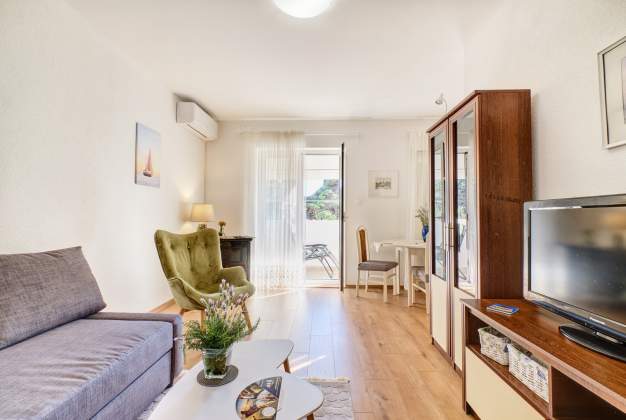 Apartment Blanka 1 vacation in a quiet location for 3 people Mali Lošinj
