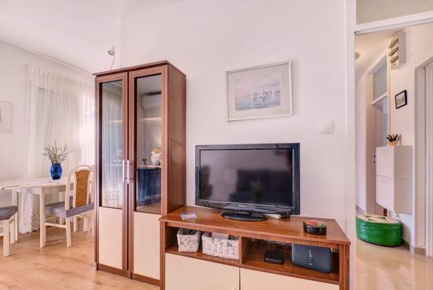 Apartment Blanka 1 vacation in a quiet location for 3 people Mali Lošinj