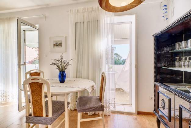 Apartment Blanka 1 vacation in a quiet location for 3 people Mali Lošinj