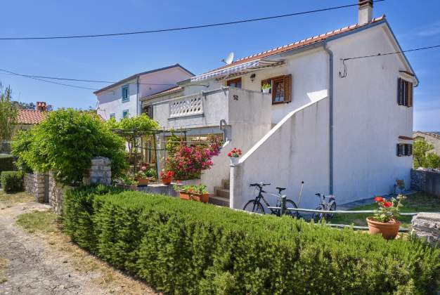 Apartment Maruči 1 Cozy Stay in Stivan, Cres  