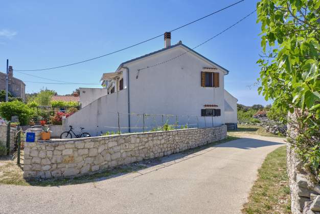 Apartment Maruči 1 Cozy Stay in Stivan, Cres  