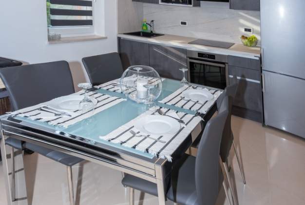 Apartment Vedrana 1, near the beach and the city center, Mali Lošinj