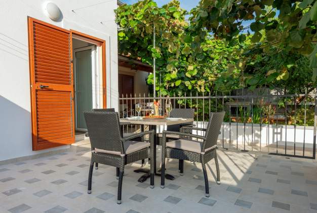 Apartment Vedrana 1, near the beach and the city center, Mali Lošinj