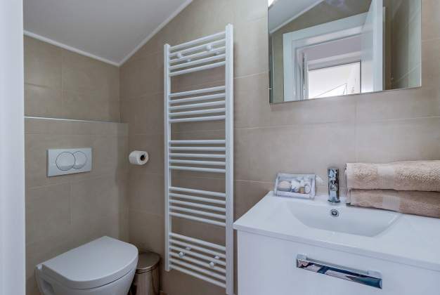 Apartma Mia, prefinjen in diskreten.za 4 osebe, Mali Lošinj.