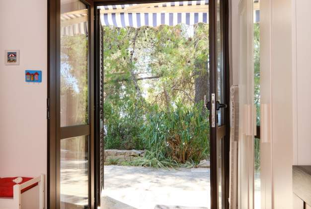 Studio Mirta, surrounded by greenery in Poljana, Mali Lošinj