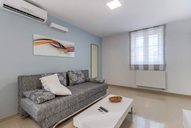 Apartment Ema, modern and elegant, for 2-4 people, Mali Lošinj.